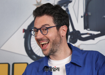 [영상] '길바닥 밥장사' 셰프로 나선 파브리