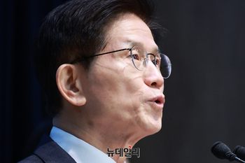 [포토] 대선 출사표 던지는 김문수 전 고용노동부 장관