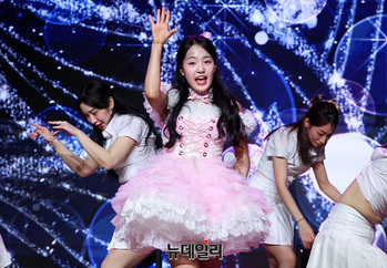 [영상] '앵콜' 무대 선보이는 김태연 