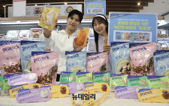 [포토] 이마트 '피코크X런데이' 콜라보 식품 출시