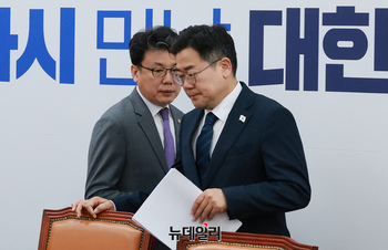 [포토] 회의 참석하는 박찬대·진성준