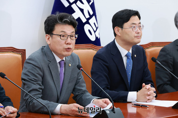 [포토] 모두발언 하는 진성준 민주당 정책위의장