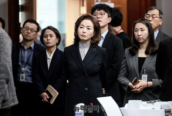 [포토] 투·개표 절차 시연회 참석한 김민전 의원