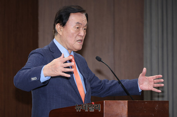 [영상] 반일종족의 역사내란 출판기념회, 기조강연하는 김경재 전 의원