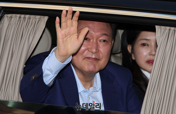 [포토] 관저 떠나는 윤석열 전 대통령