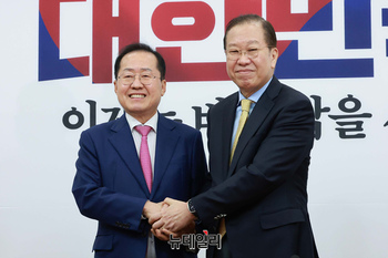 [포토] 권영세 비대위원장 찾은 홍준표 전 대구시장