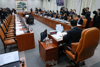 [포토] 국회 운영위, 이완규·함상훈 지명 철회 결의안 의결