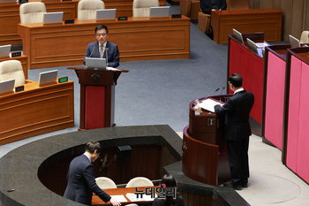 [포토] 대정부질문 출석한 최상목 경제부총리