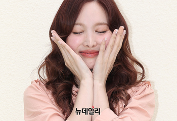 [영상] 트와이스 나연 "여름날씨 같은 봄이 왔어요"