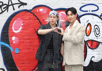 [포토] 몬스타엑스 셔누-주헌 '같이 왔어요'