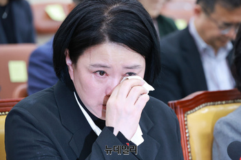 [포토] 눈물 흘리는 故 오요안나 어머니