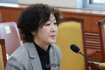 [포토] 국회 출석한 박미나 MBC 경영본부장