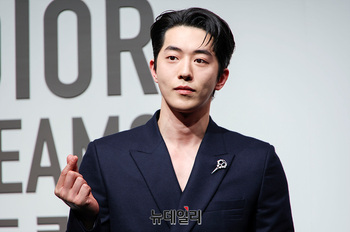 [영상] 남주혁 '손가락 하트'