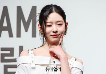 [영상] 김민주 '윙크 볼 콕'