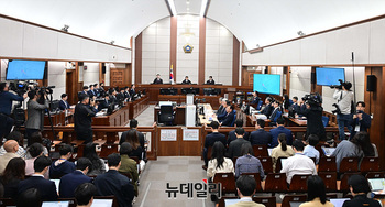 [포토] 윤 전 대통령 내란 우두머리 혐의 1심 2회공판