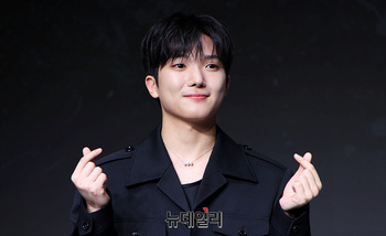 [영상] 약한영웅2 최민영 '손가락 하트'