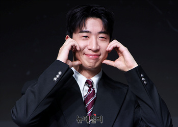 [영상] 약한영웅2 유수빈 '양볼하트' 