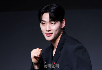 [영상] 약한영웅 이민재 '원투 펀치'