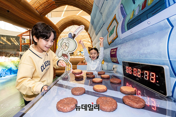 [포토] 가정의달 스타필드 ‘세상에 없던 캐릭터 테마파크’로 변신