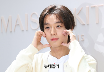 [영상] 박지훈, 약한영웅2 공개 앞두고 가로수길 등장