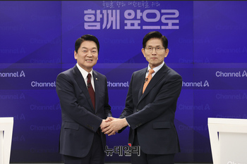 [포토] 김문수-안철수, 맞수토론
