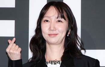 [영상] 남궁선 감독 '손가락 하트'