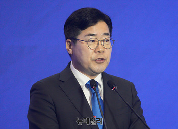 [포토] 인사말 하는 박찬대 당대표 권한대행 