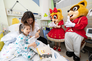 [포토] 롯데월드, 어린이날 맞아 '찾아가는 테마파크' 진행