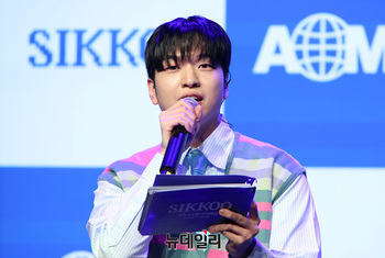 [영상] 그룹 '식구' 소개하는 MC유재필 