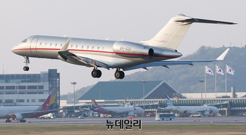 [포토] 김포공항 통해 방한하는 트럼프 주니어