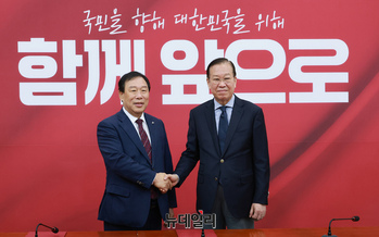 [포토] 최민호 세종시장과 면담하는 권영세 비대위원장