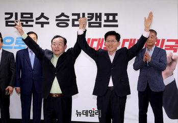 [포토] 김문수 지지 나선 이인제 전 장관