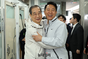 [포토] 오세훈 서울시장 만난 한덕수 전 총리 