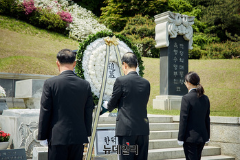 [포토] 국립서울현충원 찾은 한덕수 전 총리 