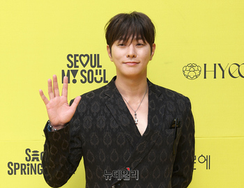 [포토] 덕수궁 런웨이 찾은 배우 최상