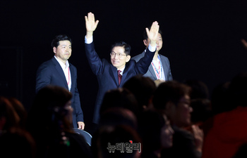 [포토] 입장하는 국민의힘 김문수 대선 경선 후보