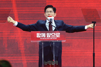 [포토] 대선후보 수락연설 하는 김문수