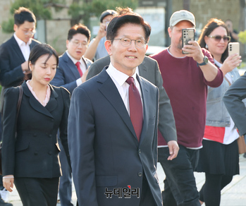 [포토] 회동 장소 도착한 김문수 대선후보