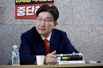 [포토] 단일화 촉구 단식하는 권성동 원내대표