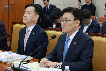 [포토] 국회 출석한 유상임 과학기술정보통신부 장관