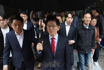 [포토] 국민의힘 대통령후보 사무실로 이동하는 김문수 후보