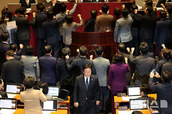 '입법쿠데타'로 대법원·헌재마저 쥐락펴락 … '이재명 일인' 위해 법·국가시스템 파괴