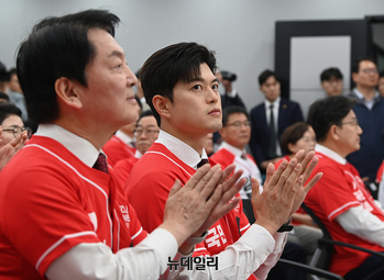 [포토] 선대위 임명장 수여식 참석한 김용태 비대위원장 내정자