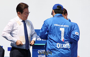 [포토] 공식 선거운동 시작, 방탄복 입은 이재명 후보 