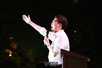 [포토] 지지호소 하는 이준석 개혁신당 대선 후보