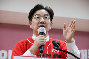 [포토] 인사말하는 권성동 공동선대위원장 