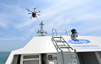 [포토] 목표물 향하는 폭탄투하 드론