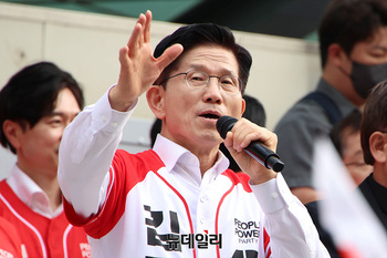 [포토] 부산서 지지호소하는 김문수 대선 후보 