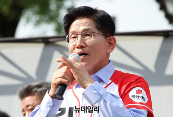 [영상] '밀양 아리랑' 부르는 김문수 대선 후보 