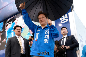 [포토] 광명서 인사하는 이재명 민주당 대선 후보